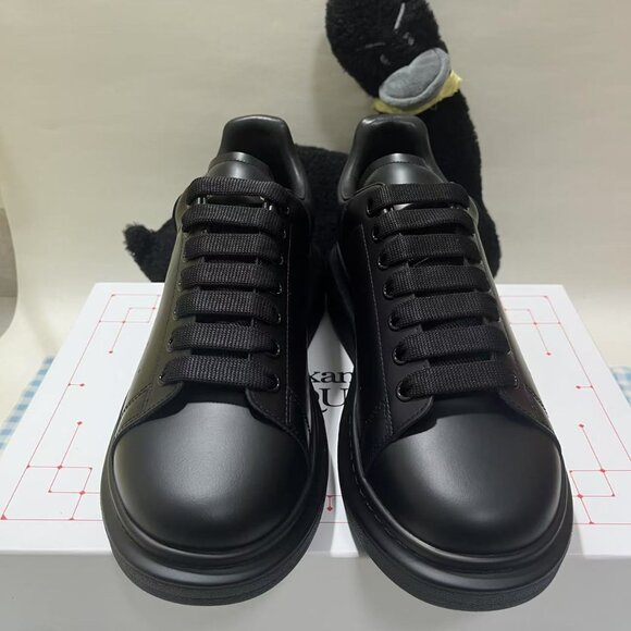 Men's black Alexander McQueen sneakers - Picture 2 of 7